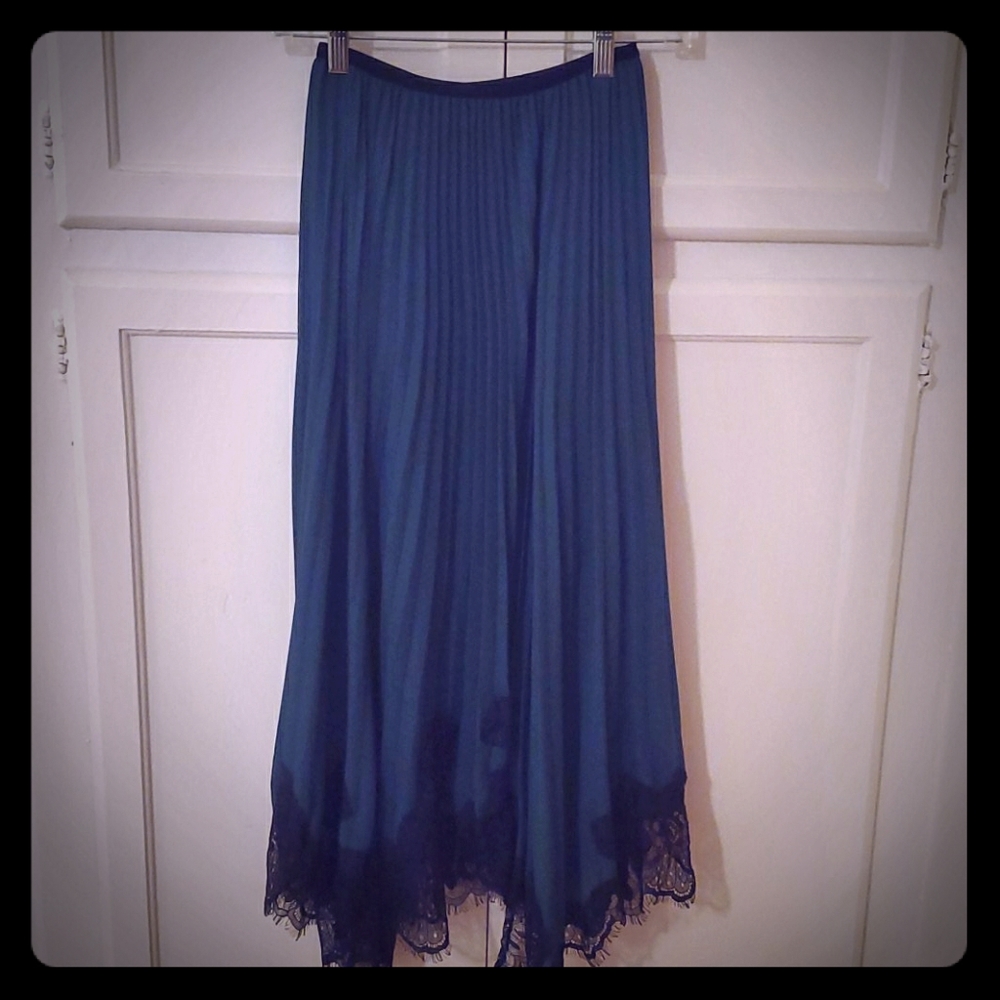 Zara pleated green skirt